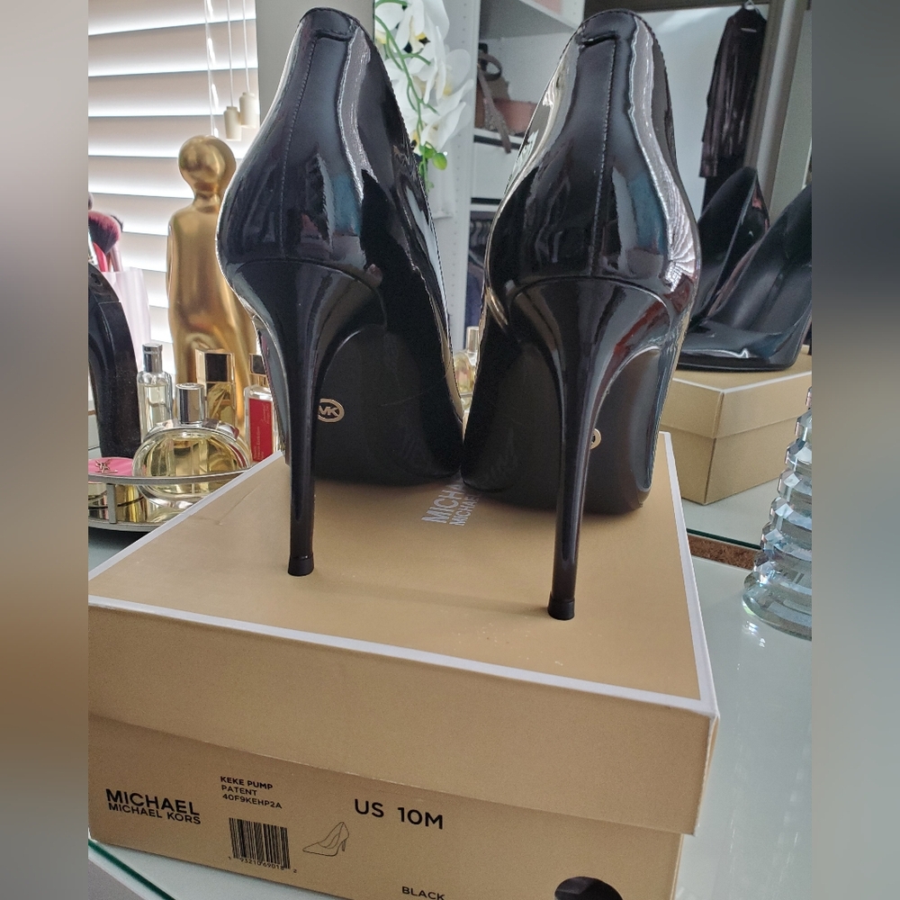 New MICHAEL Michael Kors Black Patent Stiletto Pumps Sz 10 - Picture 9 of 9